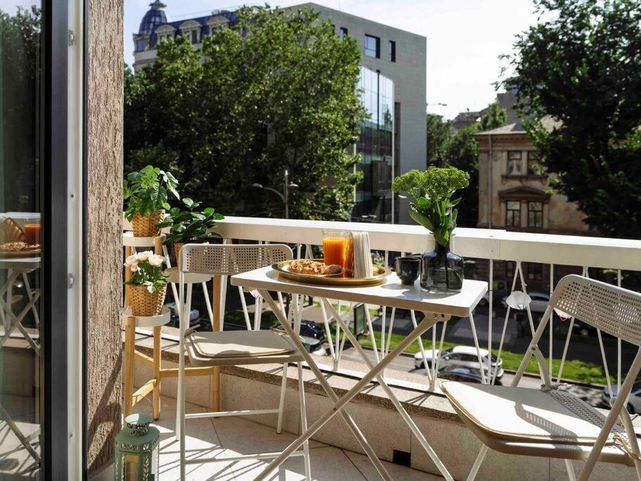 Bright 2Br Apartment - Top Location - City Balcony Bucareste Exterior foto