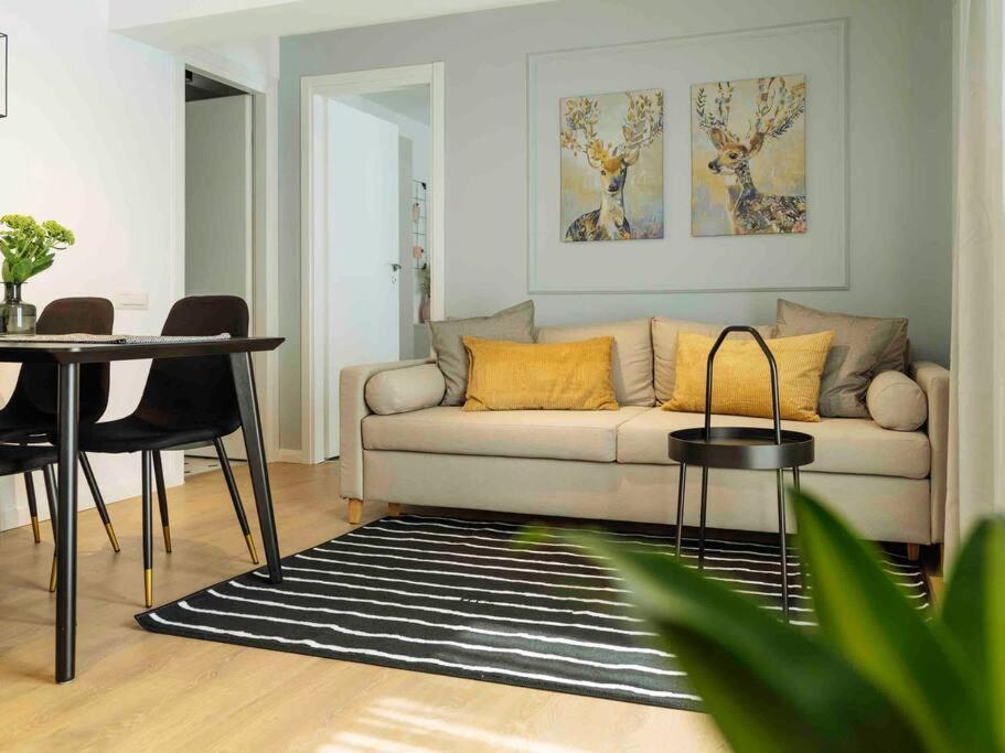 Bright 2Br Apartment - Top Location - City Balcony Bucareste Exterior foto